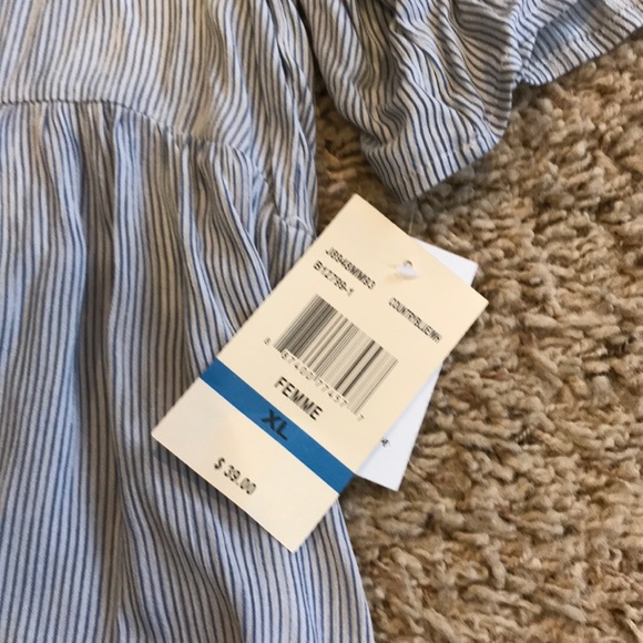 NWT eyeshadow women’s top! 💙 - Picture 2 of 8